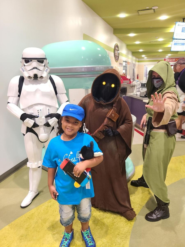 Jakhai with Star Wars Characters
