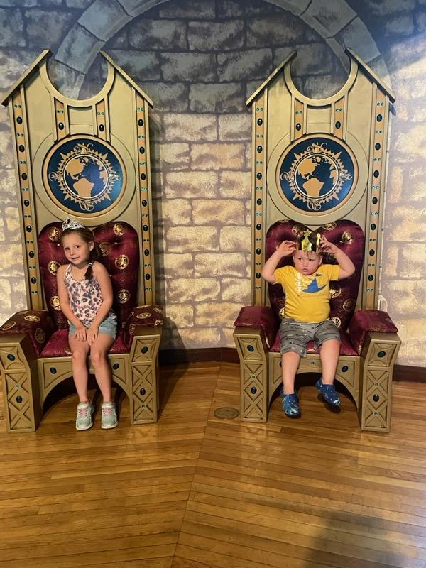 Lincoln and Sister in King and Queen Chairs at GKTW