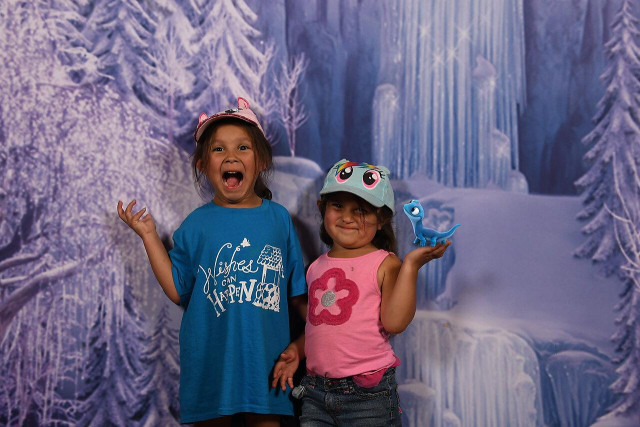 Mina and sister at Frozen
