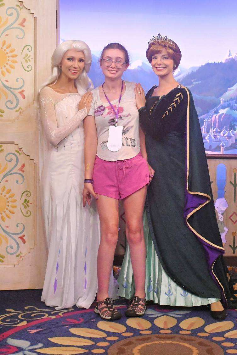 Ava with 2 Princesses