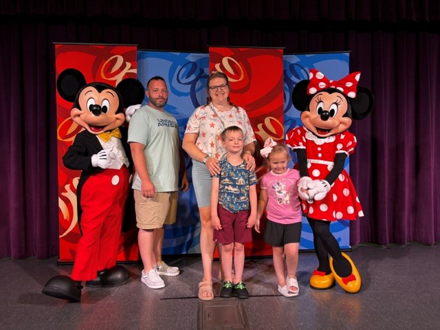 Everleigh w Family and Mickey and Minnie GKTW