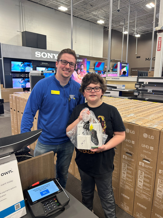 Jackson with Best Buy Clerk