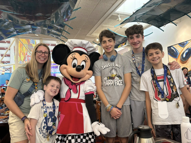 Boys with Mom and Minnie